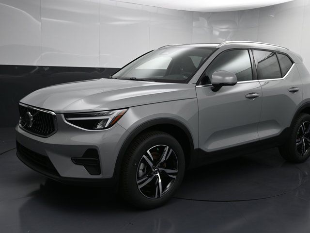 2025 Volvo XC40 Core Bright Theme