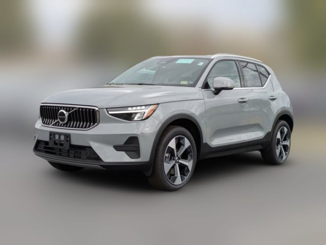 2025 Volvo XC40 Core Bright Theme