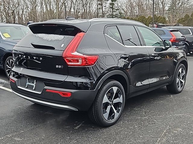 2025 Volvo XC40 Core Bright Theme