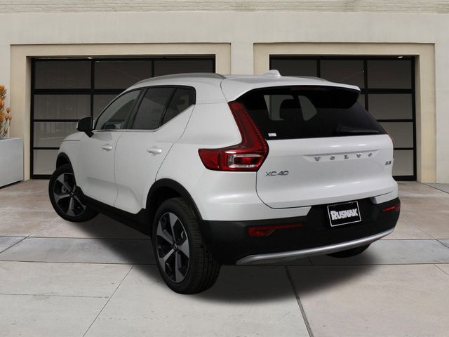 2025 Volvo XC40 Core Bright Theme