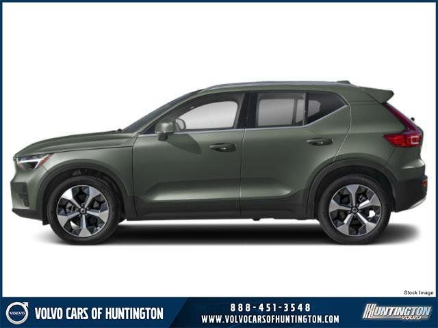 2025 Volvo XC40 Core Bright Theme