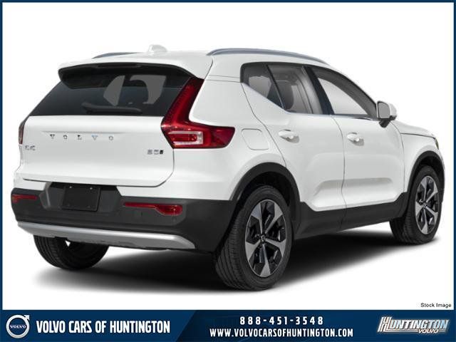 2025 Volvo XC40 Core Bright Theme