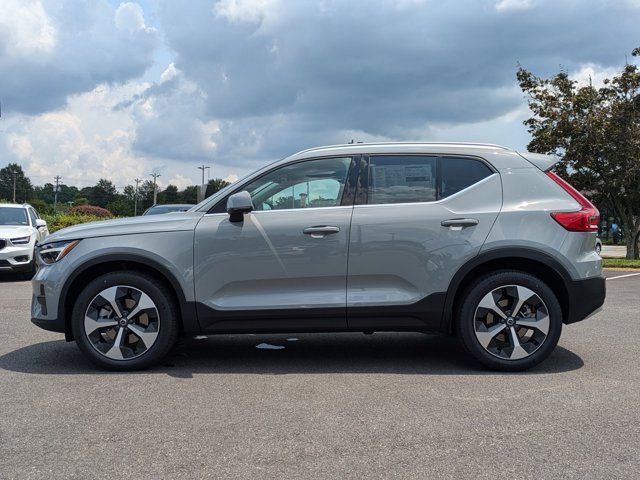 2025 Volvo XC40 Core Bright Theme