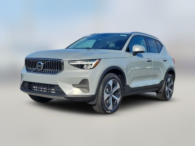 2025 Volvo XC40 Core Bright Theme