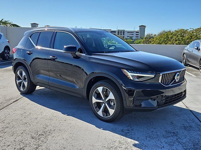 2025 Volvo XC40 Core Bright Theme