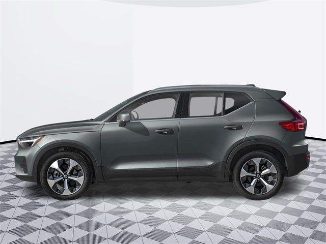 2025 Volvo XC40 Core Bright Theme