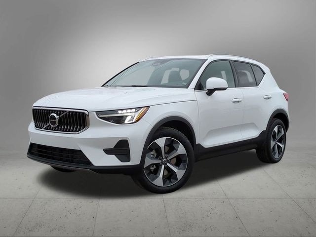 2025 Volvo XC40 Core Bright Theme