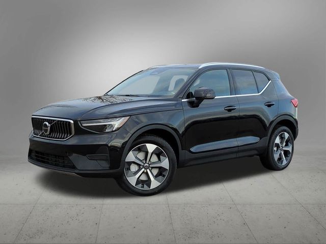 2025 Volvo XC40 Core Bright Theme