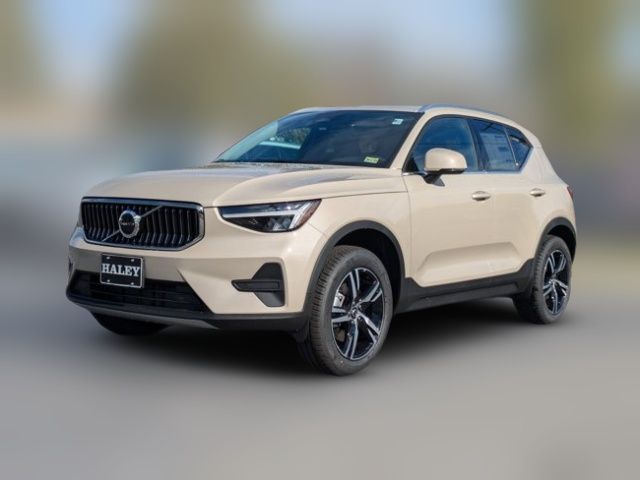 2025 Volvo XC40 Core Bright Theme