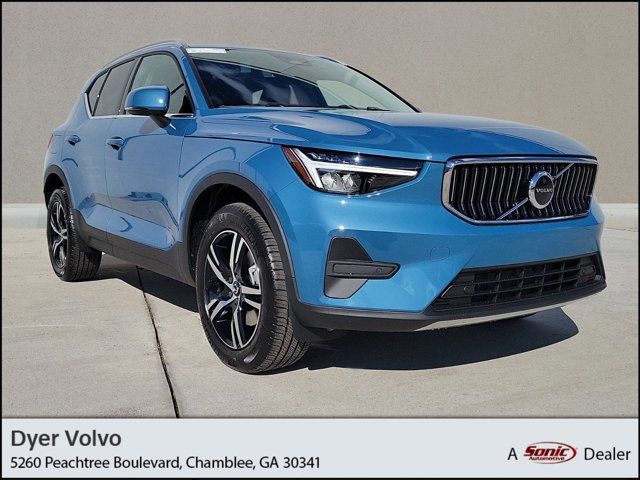 2025 Volvo XC40 Core Bright Theme