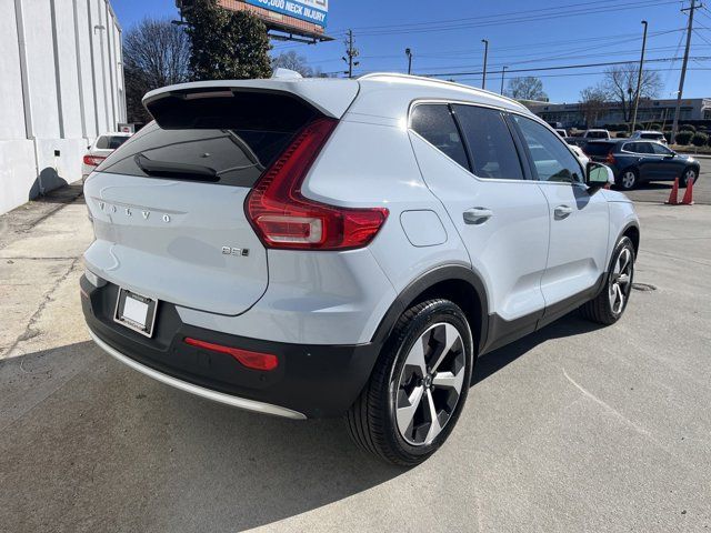 2025 Volvo XC40 Core Bright Theme