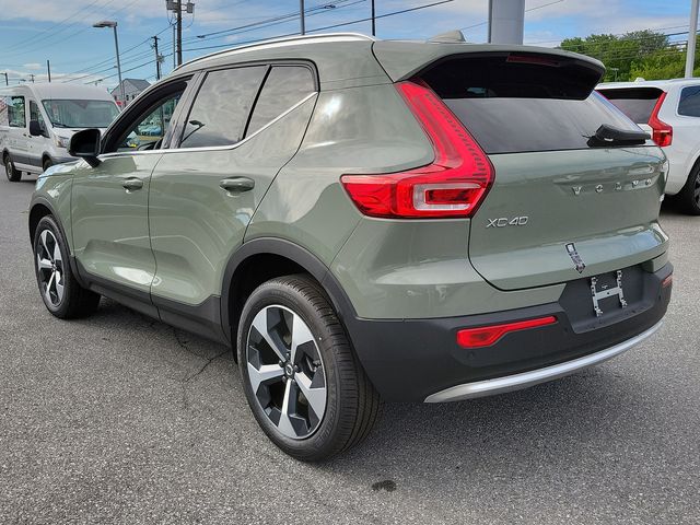 2025 Volvo XC40 Core Bright Theme