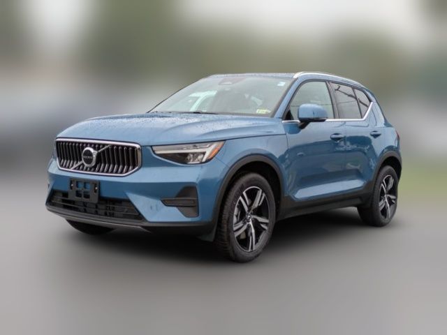 2025 Volvo XC40 Core Bright Theme