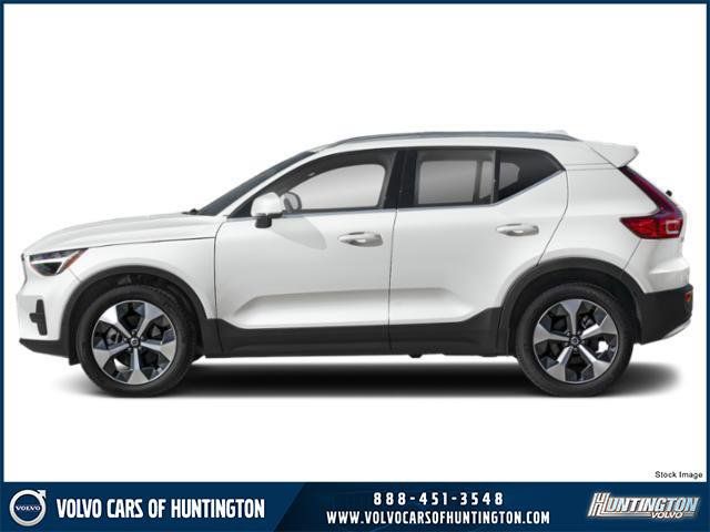 2025 Volvo XC40 Core Bright Theme