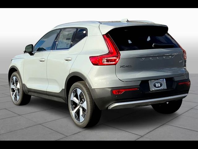 2025 Volvo XC40 Core Bright Theme