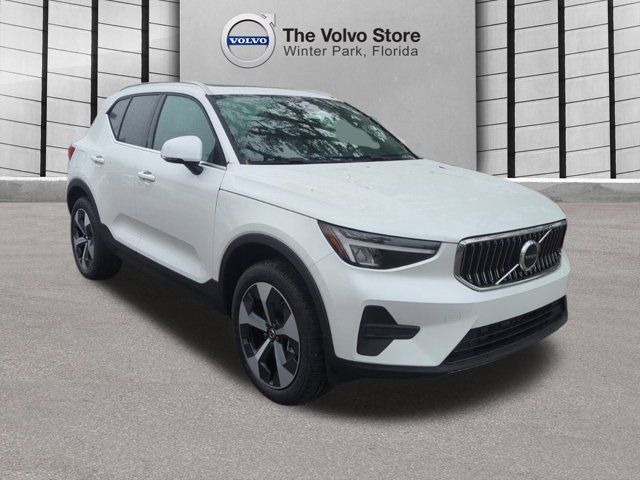 2025 Volvo XC40 Core Bright Theme