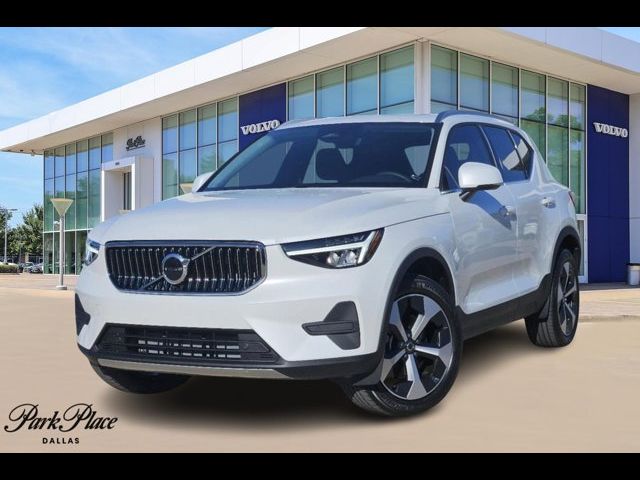 2025 Volvo XC40 Core Bright Theme