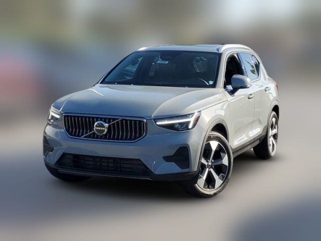 2025 Volvo XC40 Core Bright Theme