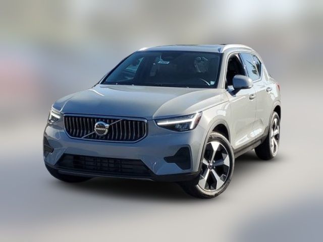 2025 Volvo XC40 Core Bright Theme