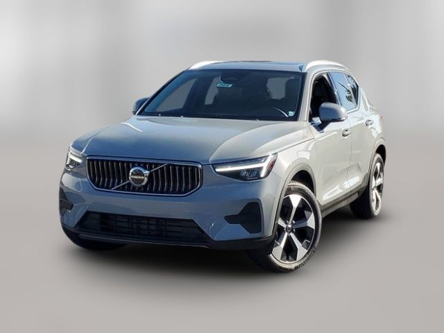 2025 Volvo XC40 Core Bright Theme