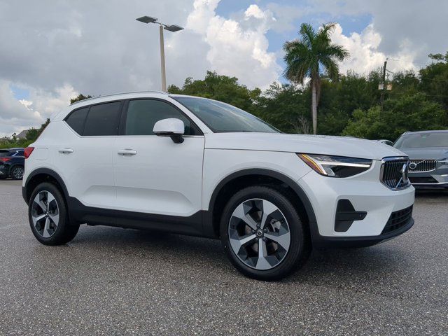 2025 Volvo XC40 Core Bright Theme