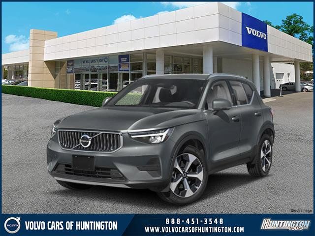 2025 Volvo XC40 Core Bright Theme