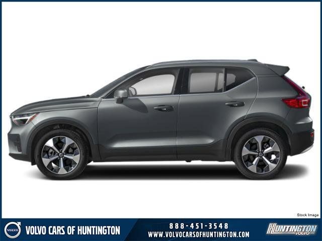 2025 Volvo XC40 Core Bright Theme