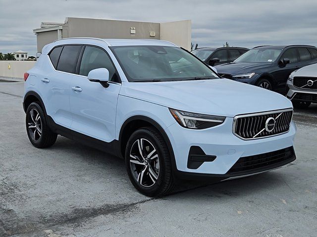 2025 Volvo XC40 Core Bright Theme