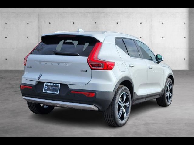 2025 Volvo XC40 Core Bright Theme