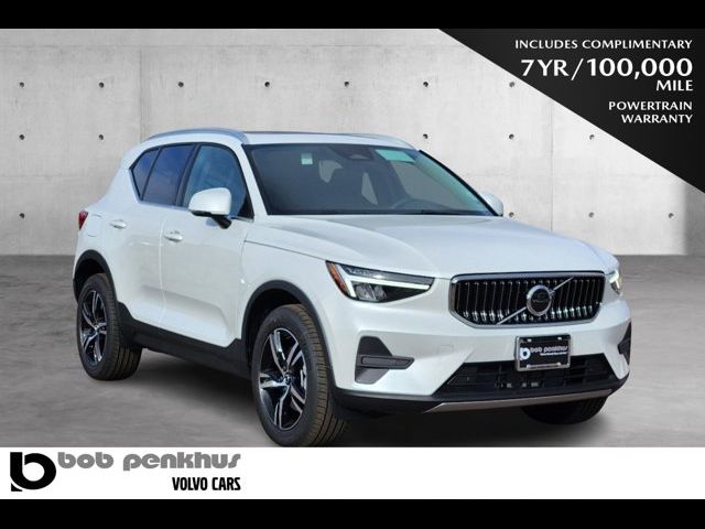 2025 Volvo XC40 Core Bright Theme