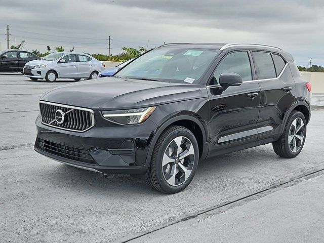 2025 Volvo XC40 Core Bright Theme