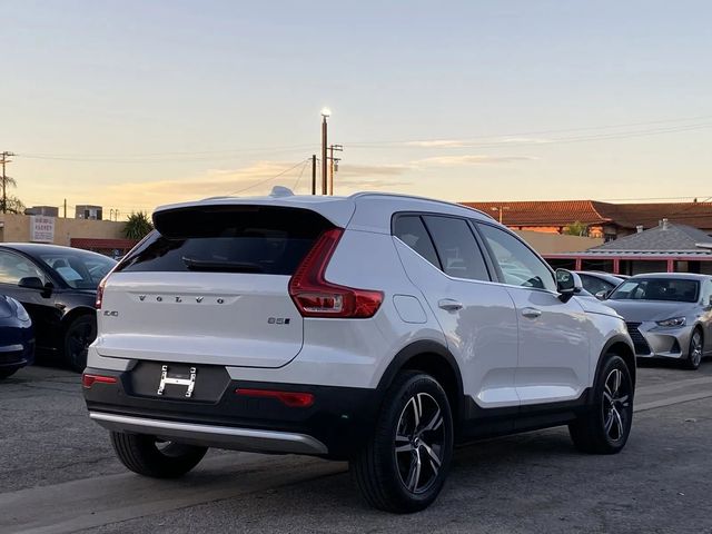 2025 Volvo XC40 Core Bright Theme