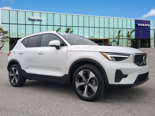 2025 Volvo XC40 Core Bright Theme