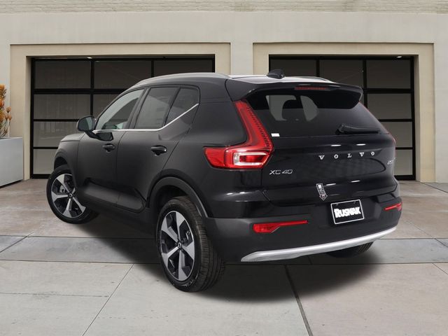 2025 Volvo XC40 Core Bright Theme