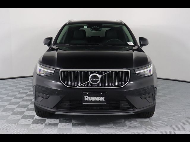 2025 Volvo XC40 Core Bright Theme