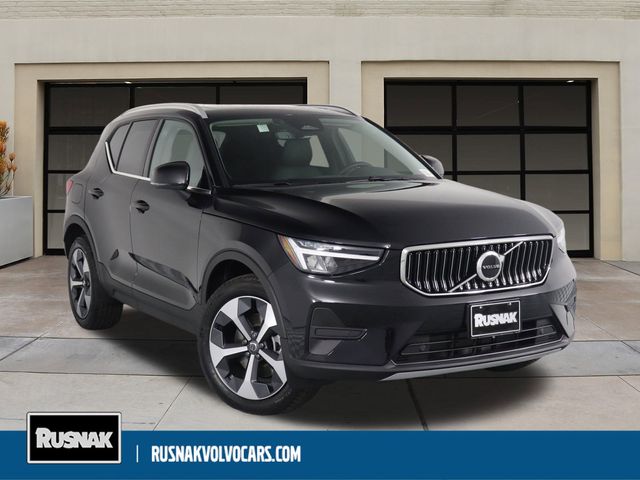 2025 Volvo XC40 Core Bright Theme