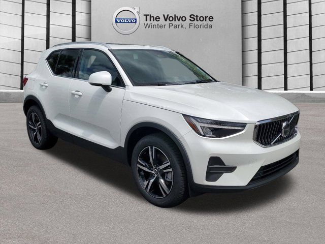 2025 Volvo XC40 Core Bright Theme