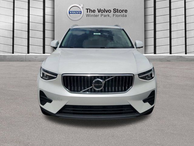 2025 Volvo XC40 Core Bright Theme