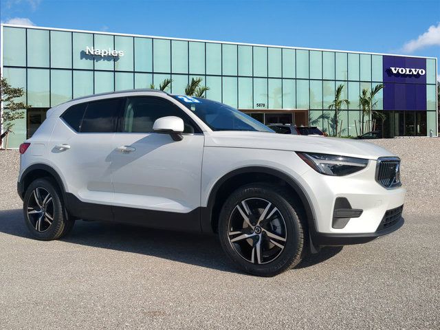 2025 Volvo XC40 Core Bright Theme