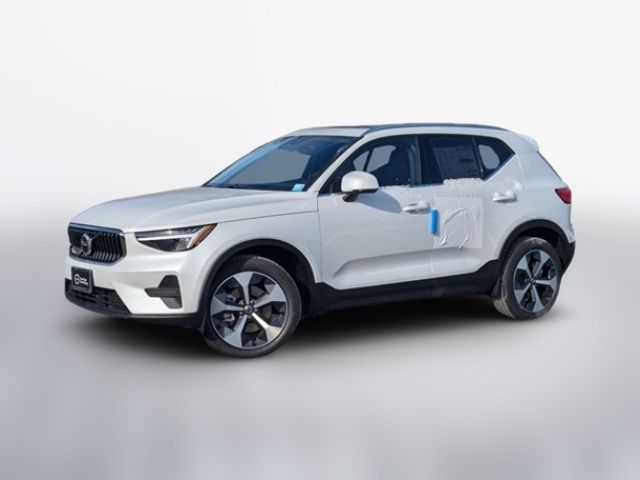 2025 Volvo XC40 Core Bright Theme