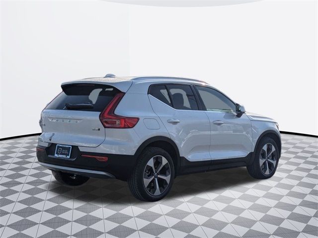 2025 Volvo XC40 Core Bright Theme