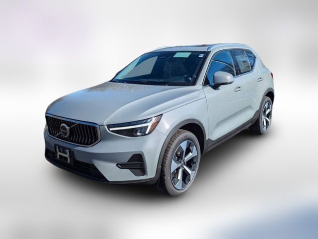 2025 Volvo XC40 Core Bright Theme