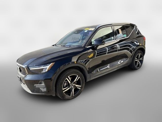 2025 Volvo XC40 Core Bright Theme