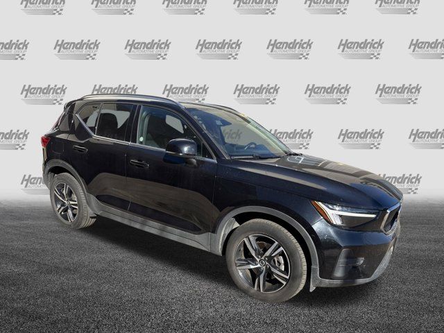 2025 Volvo XC40 Core Bright Theme