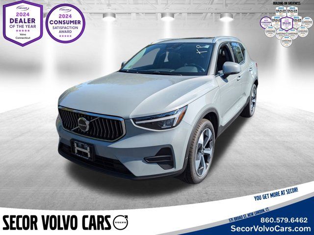 2025 Volvo XC40 Core Bright Theme