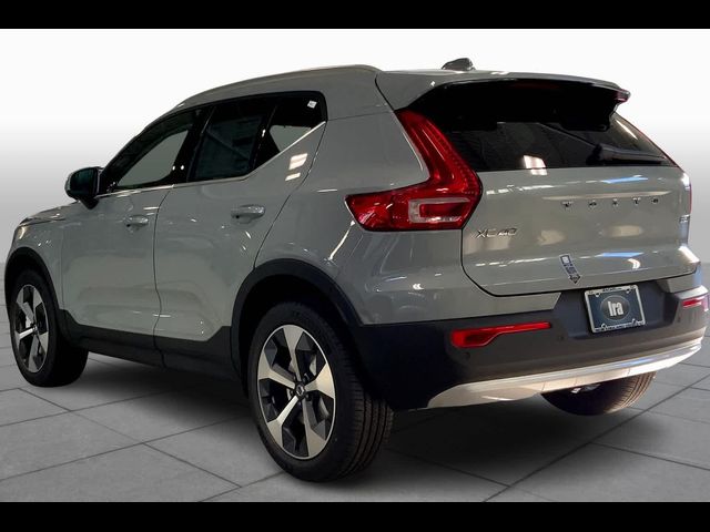 2025 Volvo XC40 Core Bright Theme