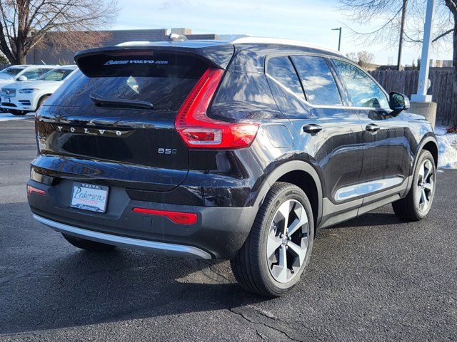 2025 Volvo XC40 Core Bright Theme