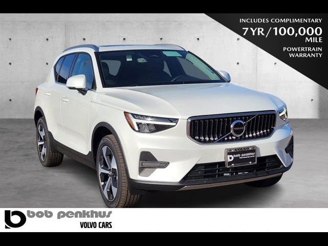 2025 Volvo XC40 Core Bright Theme