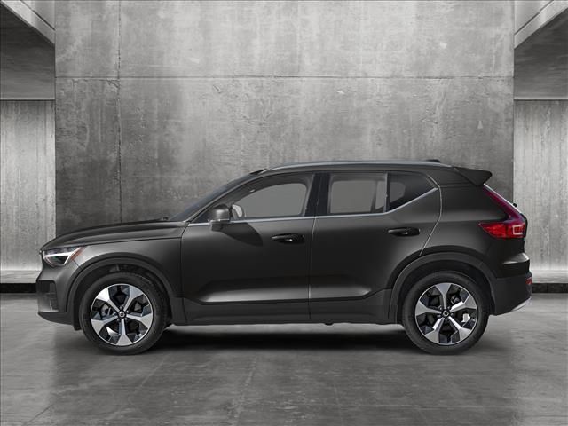 2025 Volvo XC40 Core Bright Theme