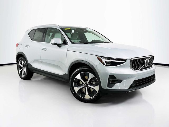 2025 Volvo XC40 Plus Bright Theme